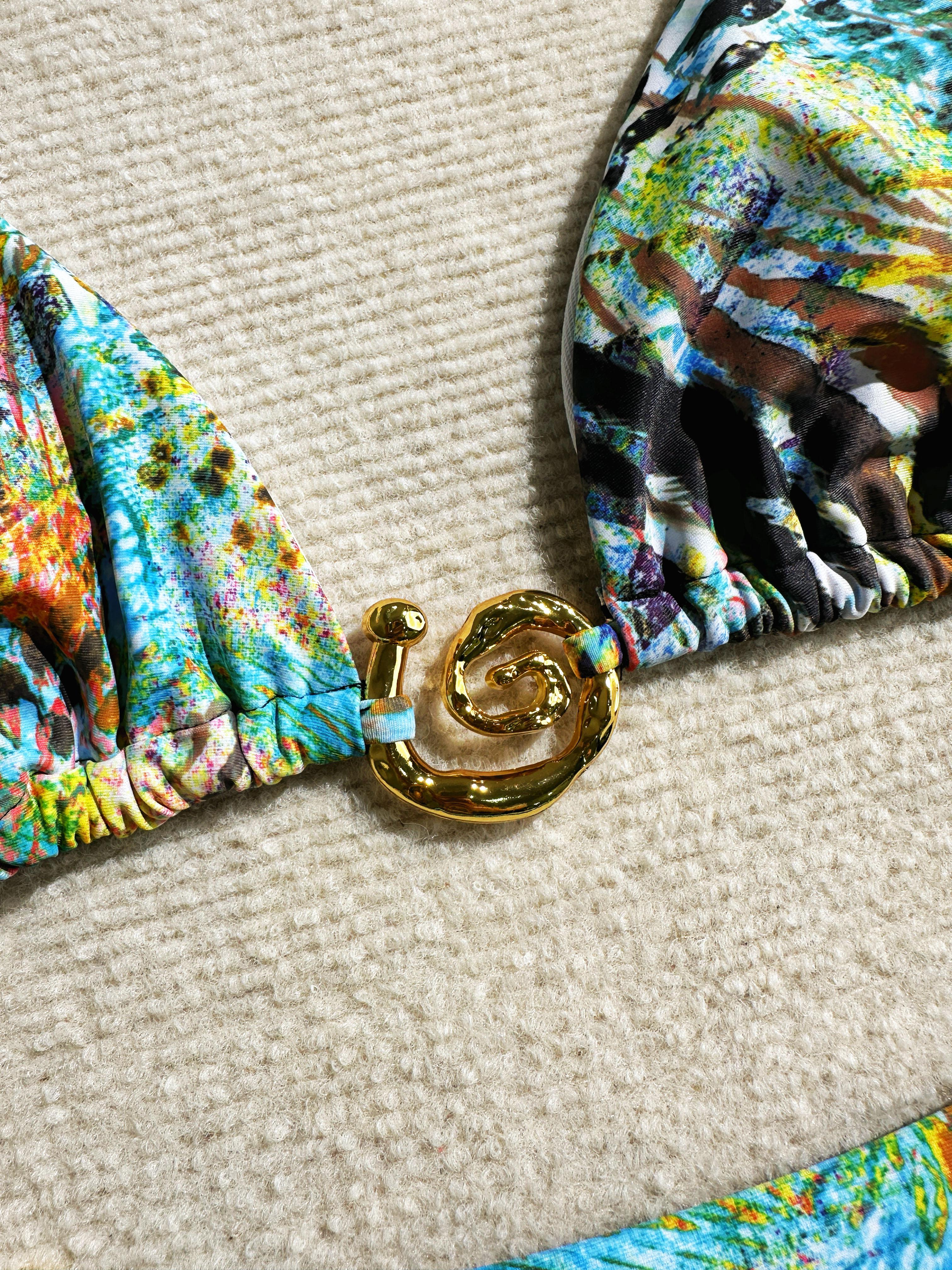 Women's Solid Color Bikini Set, Halter Design with Backless Style, High-Quality Stretch Fabric for Beachwear and Swimwear, Wave Print Bikini