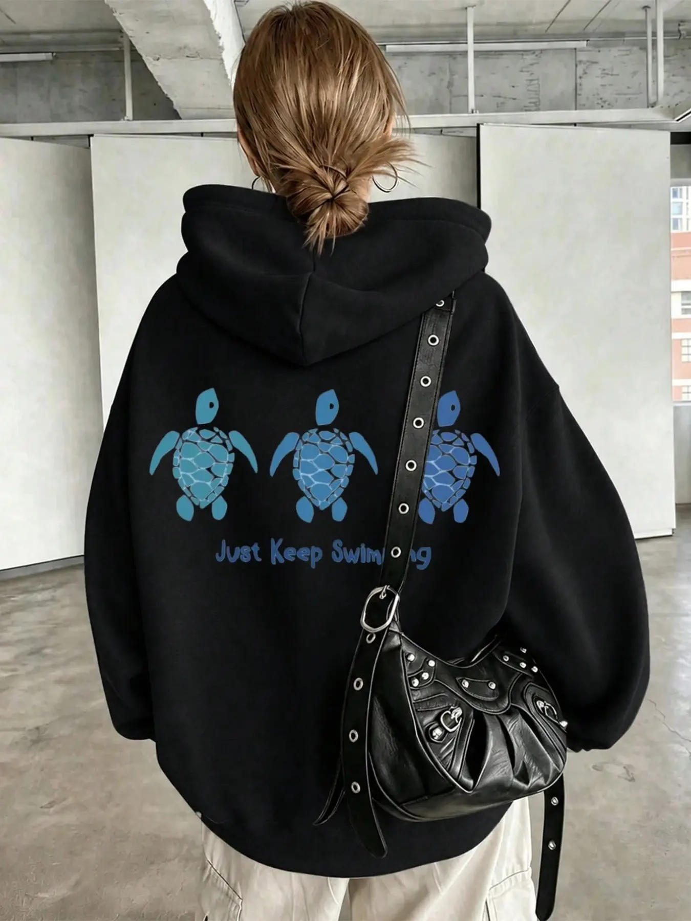 Vintage Ocean Turtle Print Hoodie, Loose Fit Drawstring Hooded Sweatshirt, Casual Fall Winter Outerwear, Unisex Couple Fashion Top