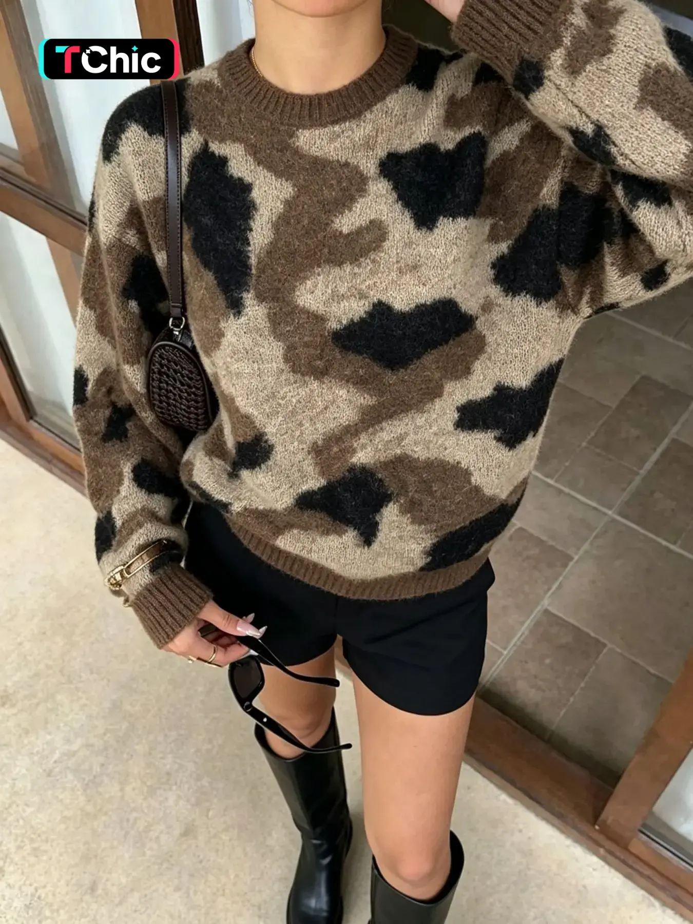 Women's Vintage Style Irregular Pattern Fuzzy Pullover Sweater, Fashionable Elegance Casual Loose Fit Knitwear for Fall & Winter