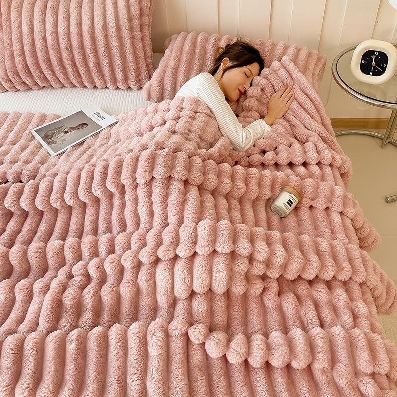 Faux Rabbit Fur Soft Fleece Blanket, Soft Fluffy Blanket, Warm & Cozy Throw Blanket, Versatile All-Season Gift for Home, Office & Travel, Available in Twin/Full/Queen/King Sizes