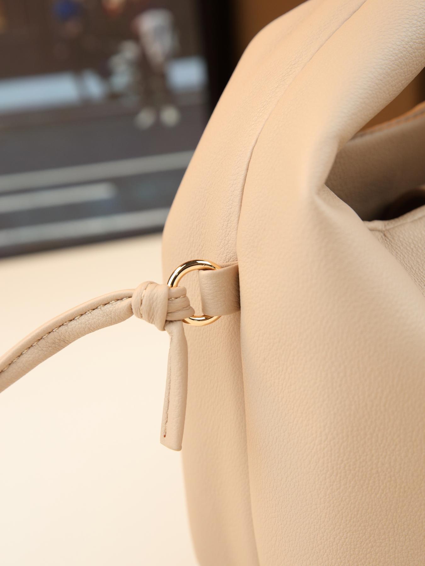 Niche design simple solid color bento bag lychee pattern going out leisure Fashionable Evening Bag shoulder messenger bag dinner bag