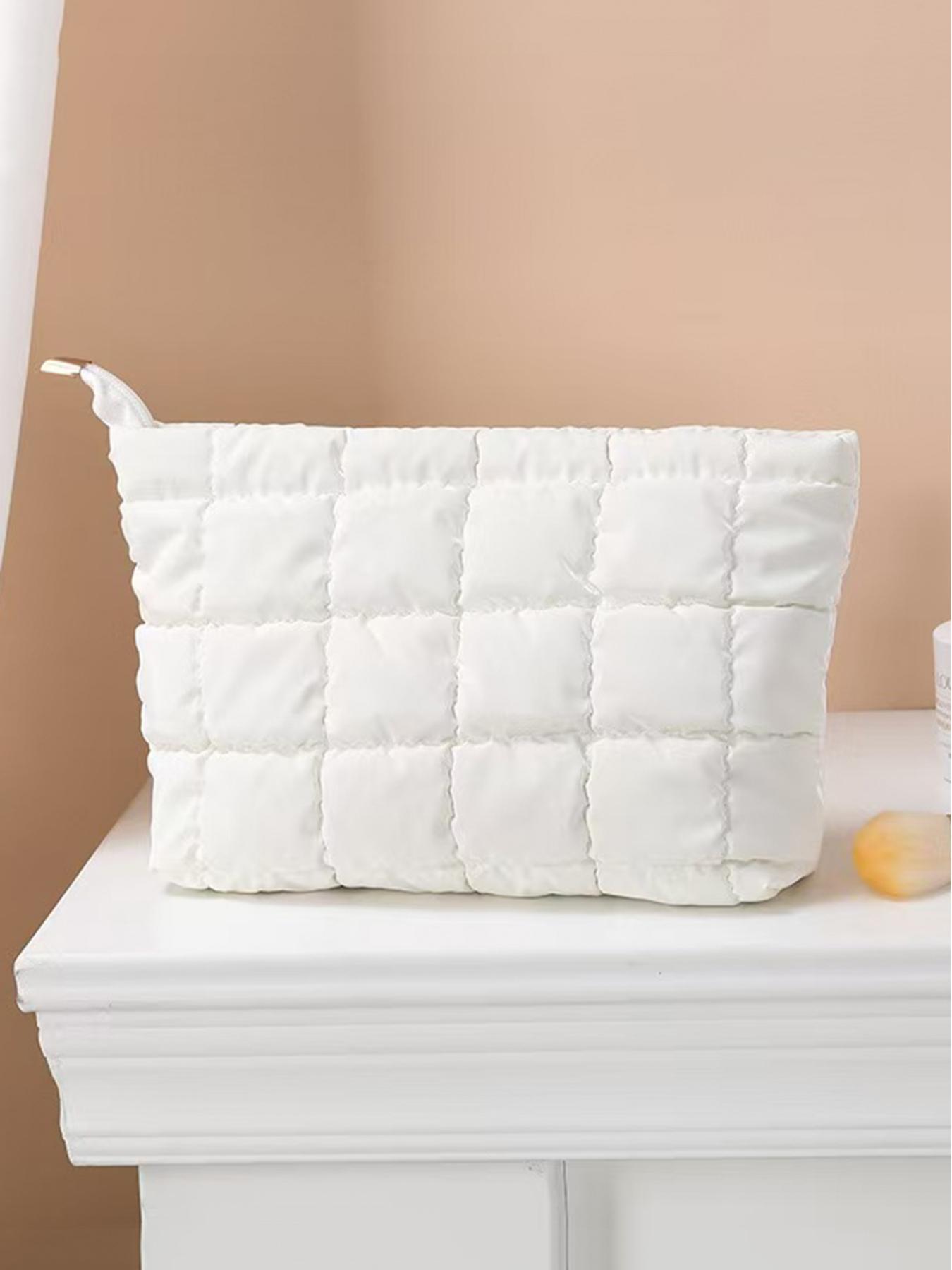 Ladies' fashionable and casual diamond patterned makeup bag, simple and textured cotton filled women's bag, suitable for daily business trips and travel, easy to carry, Makeup Organizer Pouch