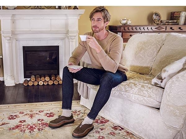 EverFoams Men's Moccasin Slippers – Classic Stylish Footwear with Soft Memory Foam, Comfortable Rubber Sole, and Cozy Fuzzy Sherpa Lining, Perfect for Winter and an Ideal Christmas Gift!