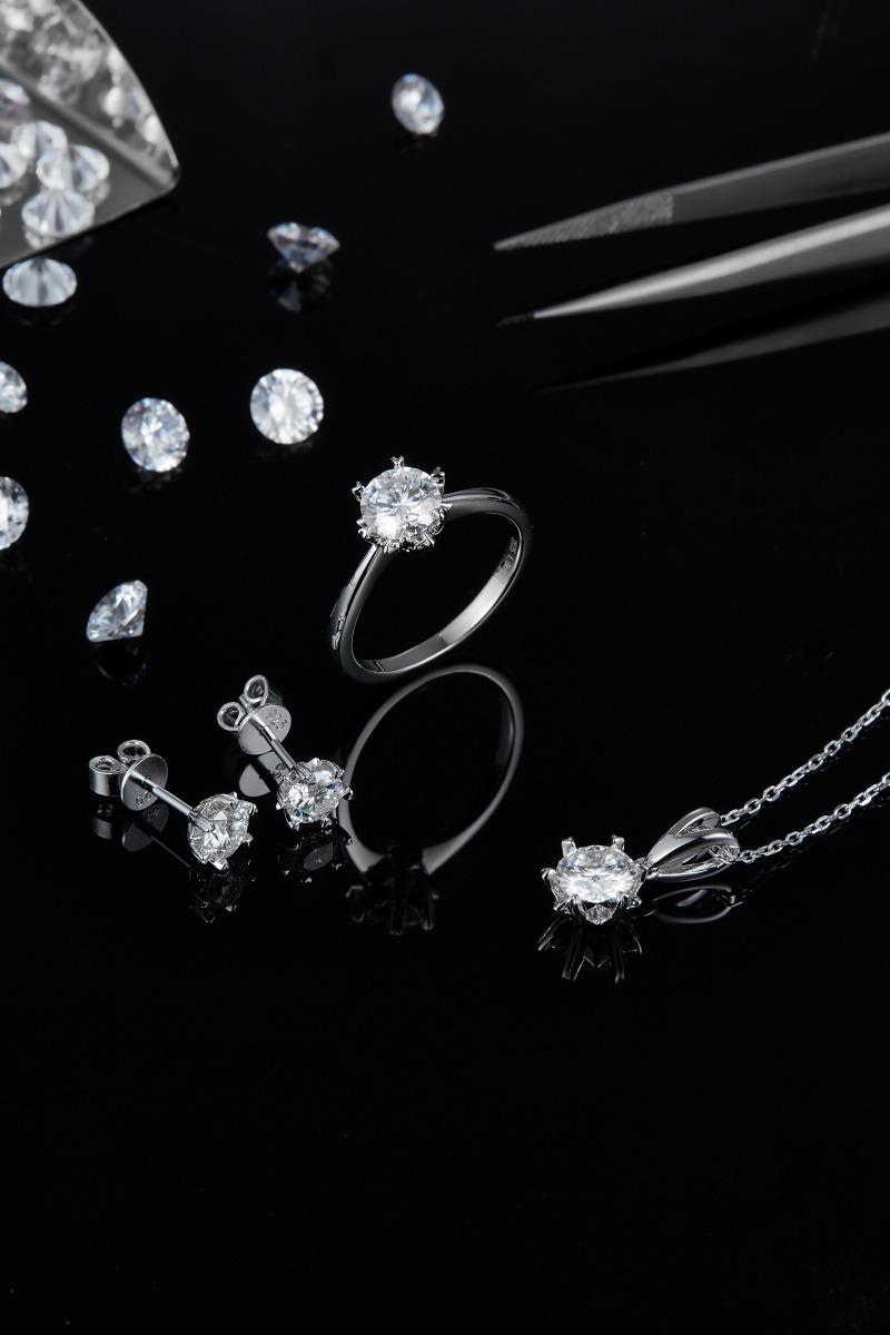 [Unisex Earring] S925 snowflake Synthetic Moissanite Stud Earring For Men Women Gift Sterling Silver unisex earring