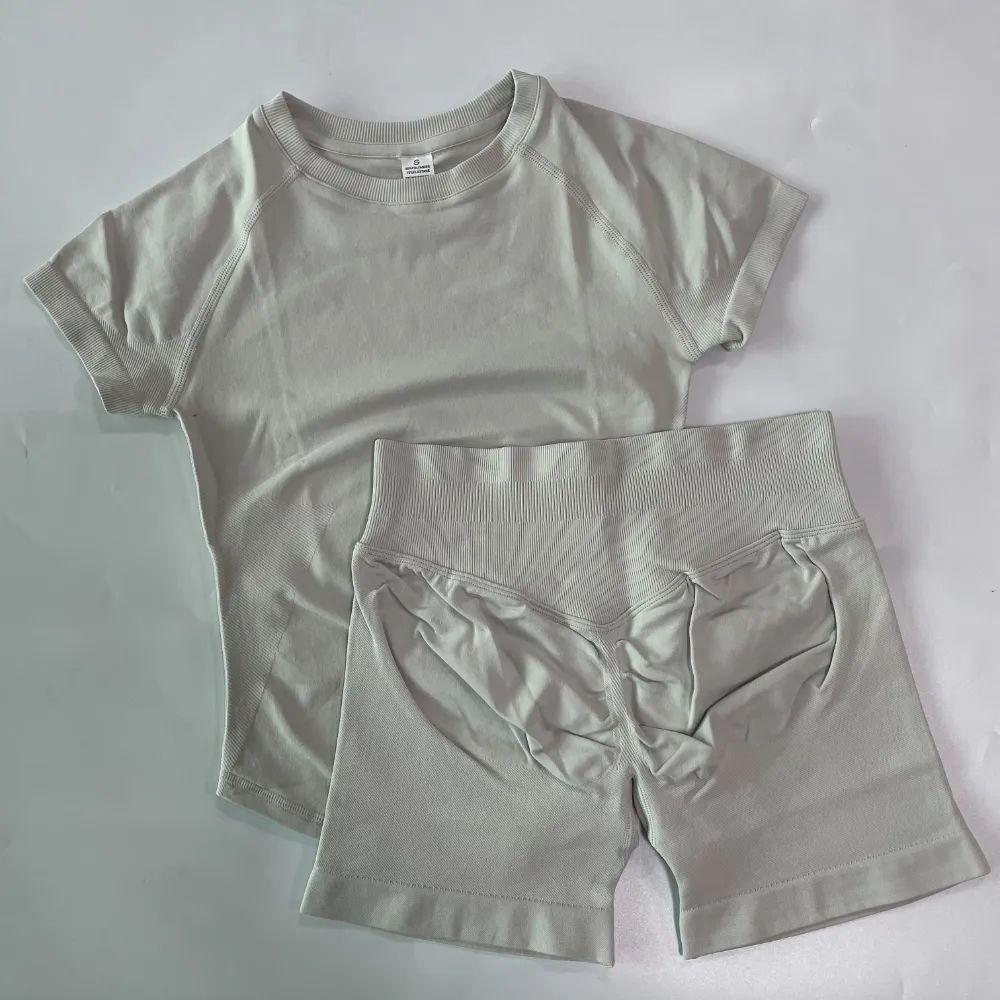 Dfyne Cross-Waist Hip-Lifting Shorts + Short-Sleeve Sports Set |   Seamless Knit Breathable Quick-Drying |   Fitness & Yoga Two-Piece Set