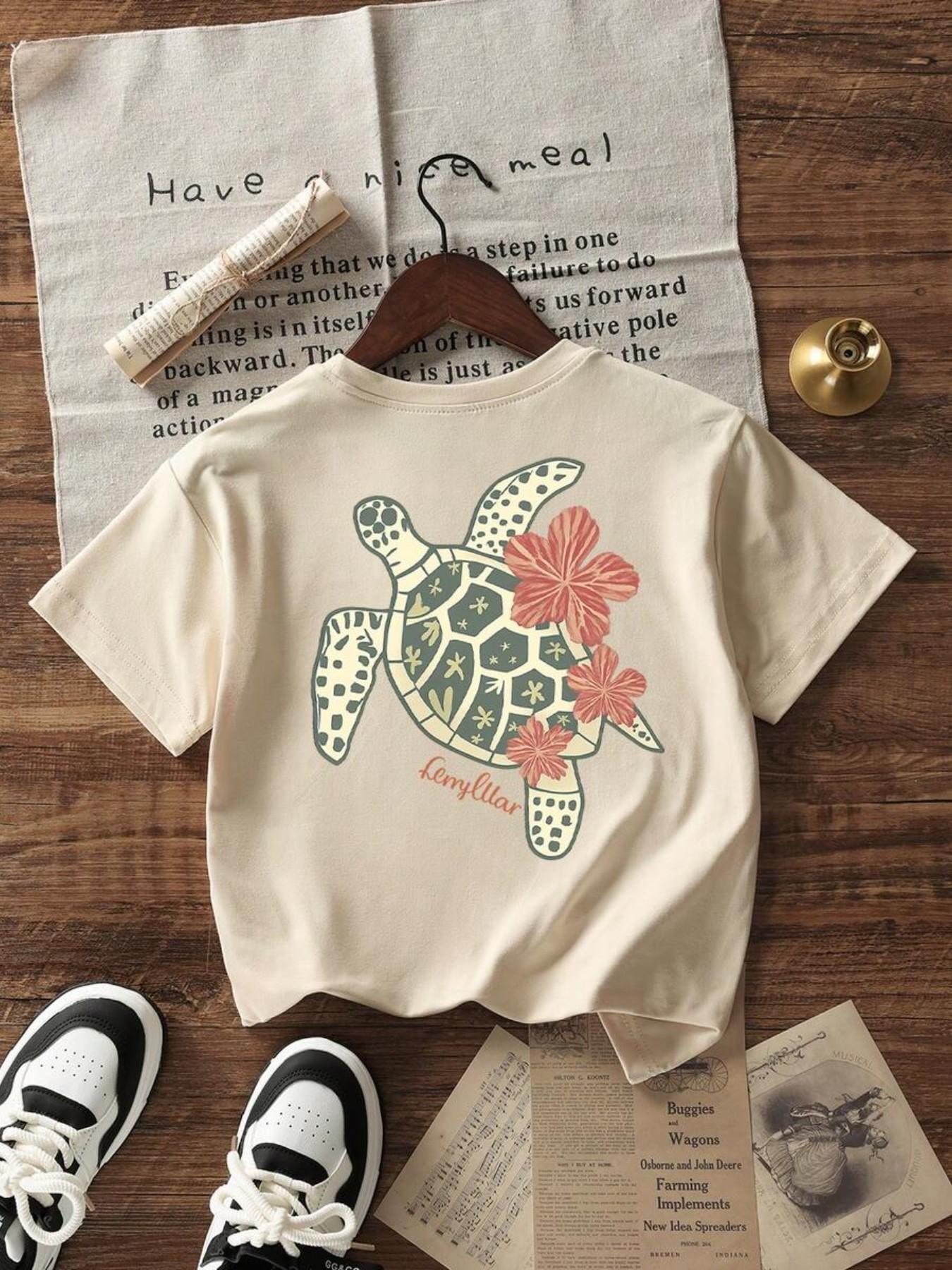 Women's Oversized Sea Turtle Floral Graphic T-Shirt, Back Print Hibiscus Flower, Casual Loose-Fit Short Sleeve Crew Neck Top