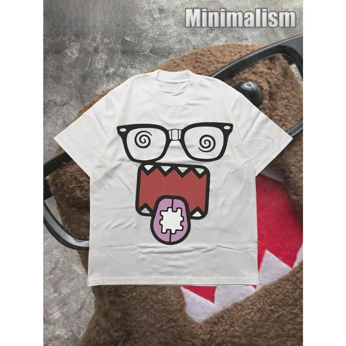 DOMO-KUN Patterned Graphic Tee, Unisex Casual And Comfortable T-Shirt. Street Style Design, Suitable For Home, Leisure, And Gatherings With Friends.