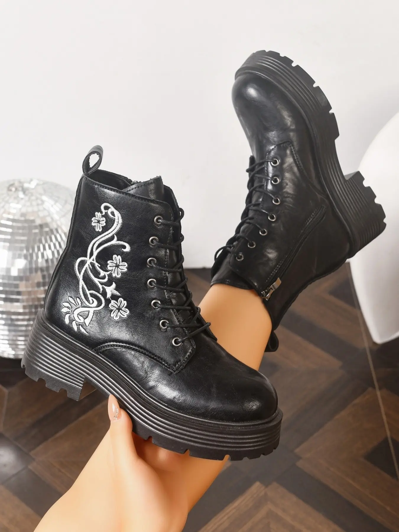 Women's Gothic Embroidered Buckle Short Boots, Thick Sole Platform Shoes with Chunky Heel, Side Zip Design, Punk Style Boots with Zipper