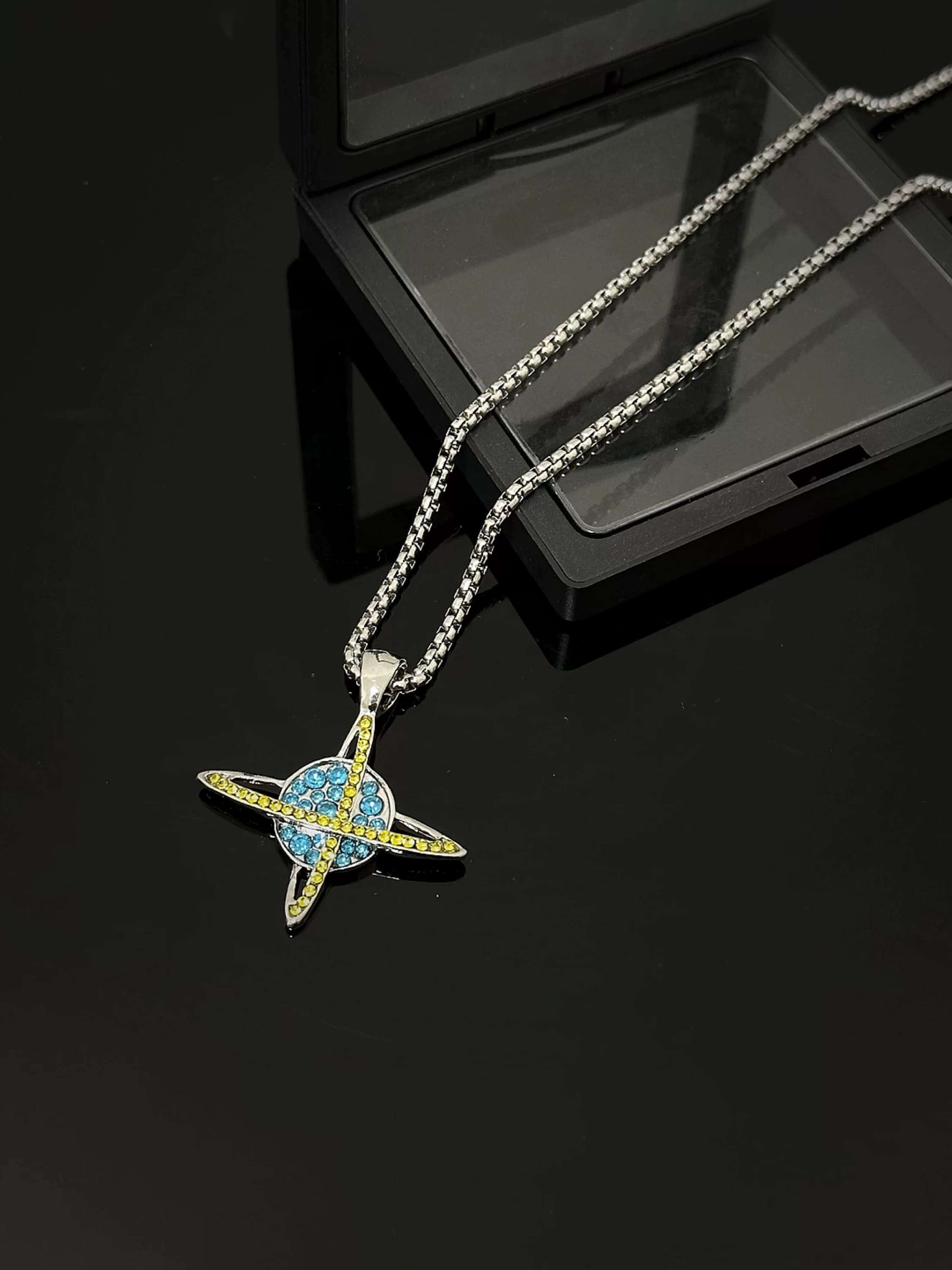 Trendy Hip Hop Universe Planet Pendant Necklace, Jewel Necklace, Unisex Zirconia Decorated Chain, Fashion Accessory for Any Occasion, Perfect Gift