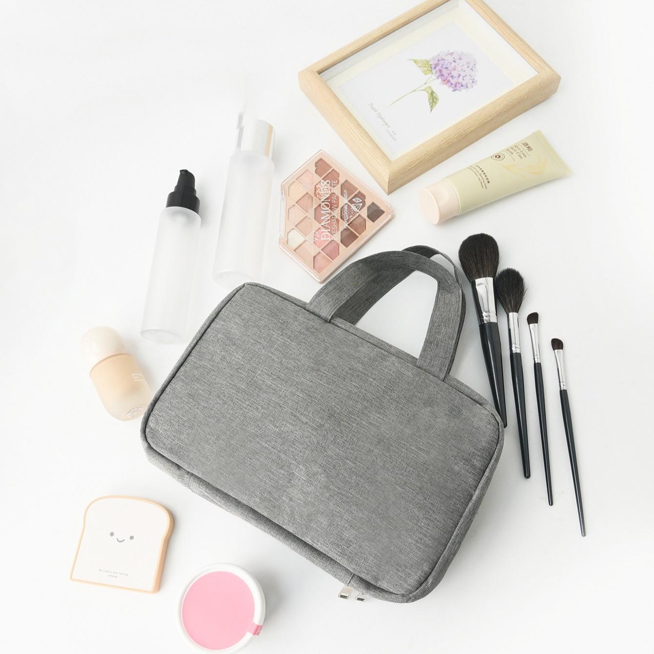 Waterproof Foldable Travel Kit, Multi-Functional Bathroom Essentials Bag, Compact Design for Easy Storage, Ideal for On-The-Go Use