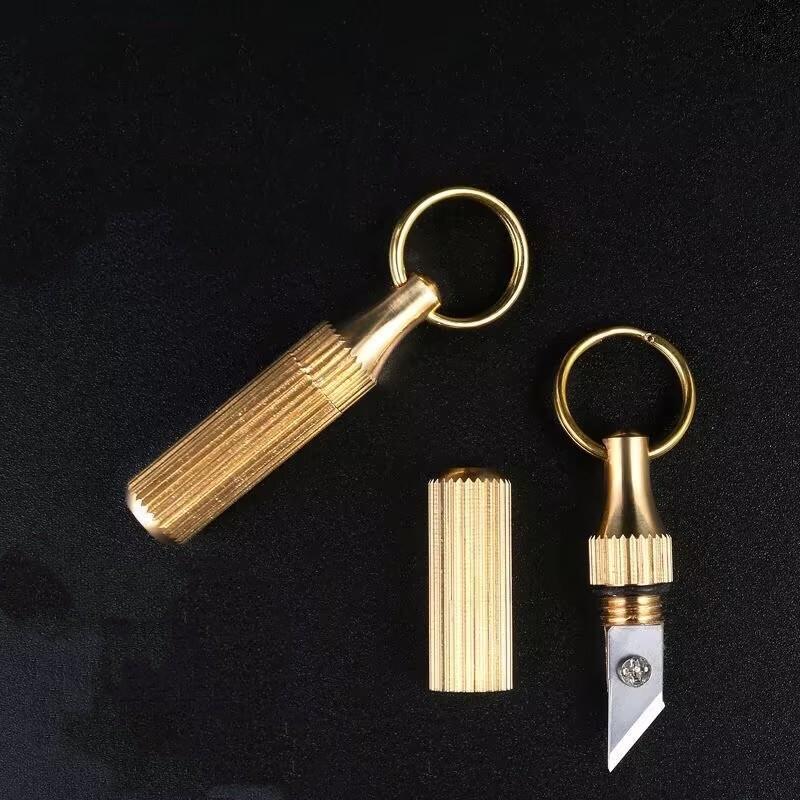 Mini Brass Capsule Knife Sharp Keychain Pendant, Portable Pocket Knife, Small Keyring Hanging Accessory, Multitool Keychain Opener, Ideal for Unboxing Packages, Keychain Attachment