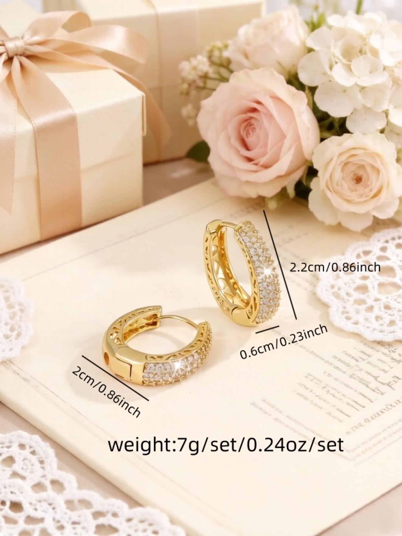 Wide Zircon Round Earrings, Unique Design Hollow Flashing Diamond Ear Cuffs, Daily Commute Party High-End Jewelry, 1 Pair