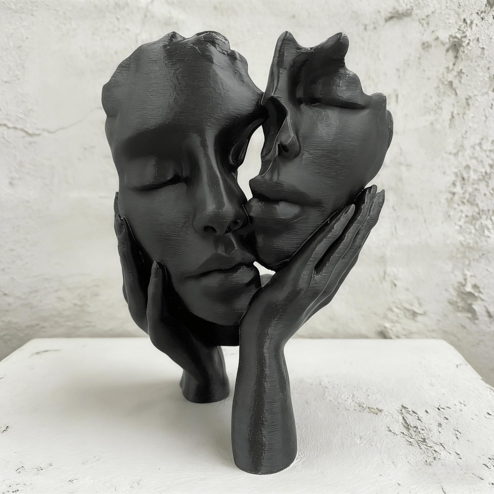 Plastic Abstract Sculpture Embracing Figurine, Warm Hug Statue, Home Office Decor, Modern Art Wedding Anniversary Gift, Symbolizing Love and Connection