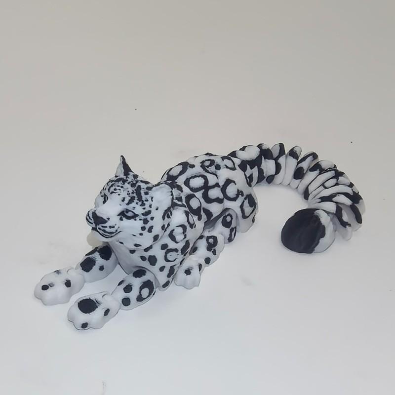 A  leopard figurine, suitable for home decoration ornaments