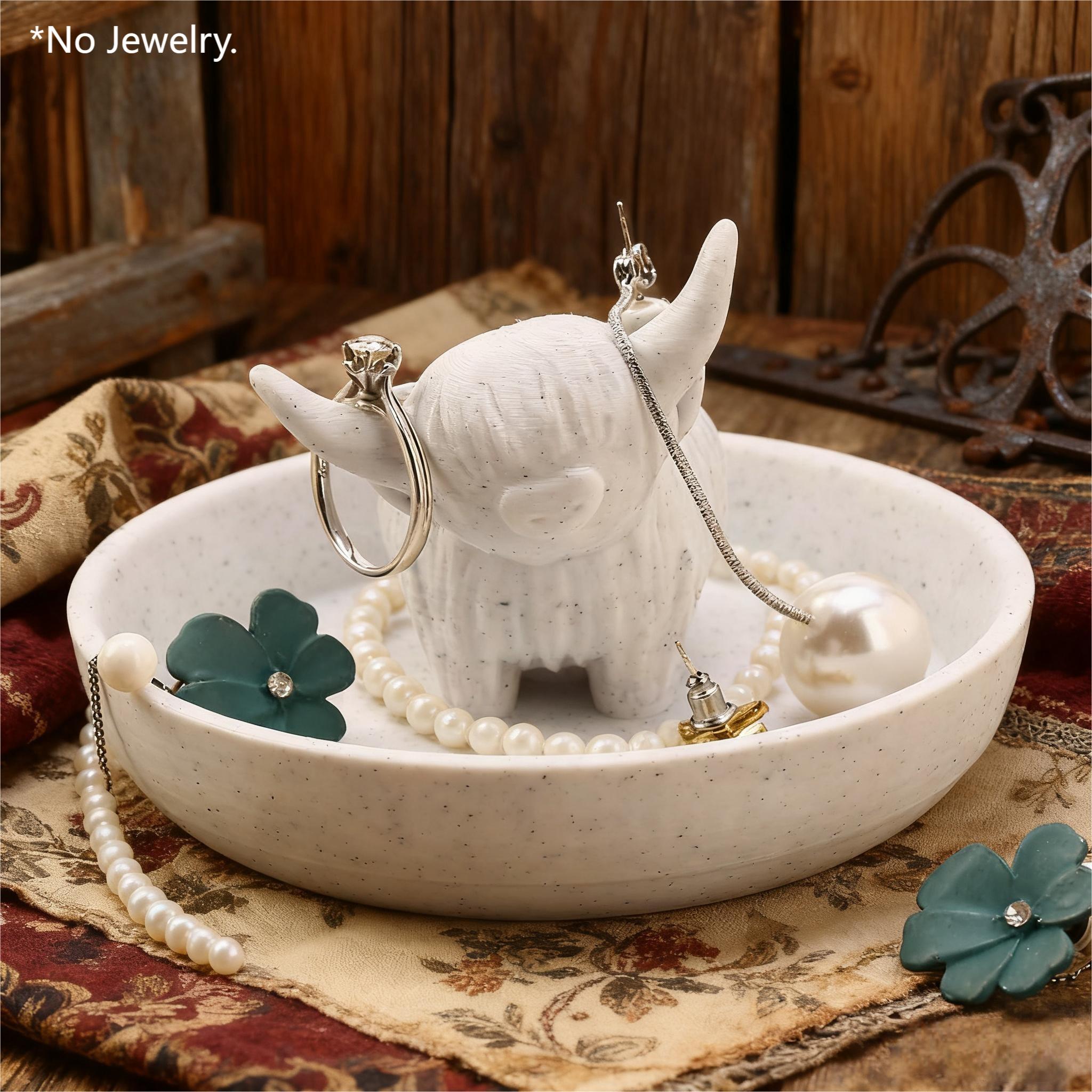 Highland Cow Ring Holder with Circular Dish, Plastic Farmhouse & Bohemian Style Cute Unique Women Gifts Stuff Ring Jewelry Plate Organizer for Bathroom Office Home Room Desk Decor,Christmas Gifts
