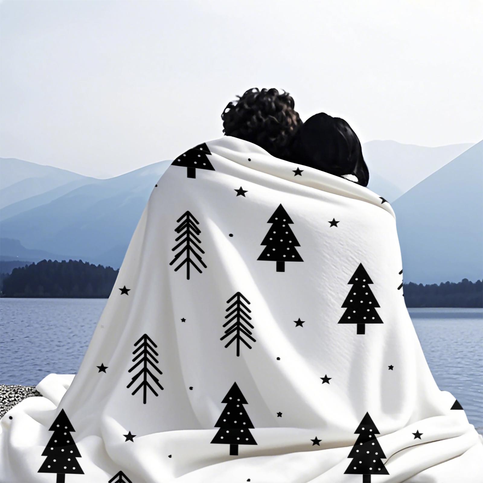 1PC Christmas Tree Star Printed Super Soft Milk Fleece & Flannel Throw Blanket, 300GSM Anti-Static All-Season Blanket, Ideal for Air-conditioned Room, Lightweight Warm Throw for Bed Sofa Couch Office Travel Camping Home Decor, Machine Washable Non-F
