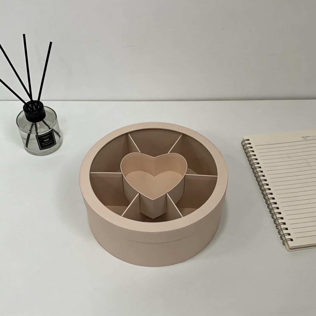 1count Round Fruit Box, Valentine's Day Gift Box for Girlfriend, Sweet Candy Chocolate Holiday Gift Box, Perfect Present for Special Occasions