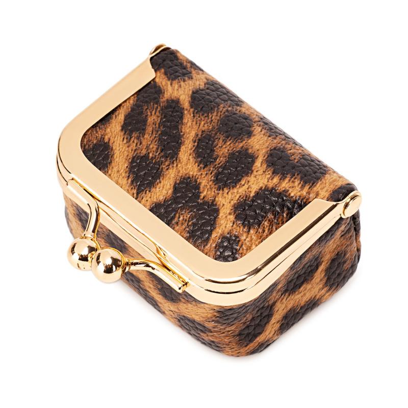 Portable retro-style coin purse with clasp, mini travel ring box, travel jewelry box, women's cosmetic storage box, suitable for storing earrings, rings, necklaces, and bracelets