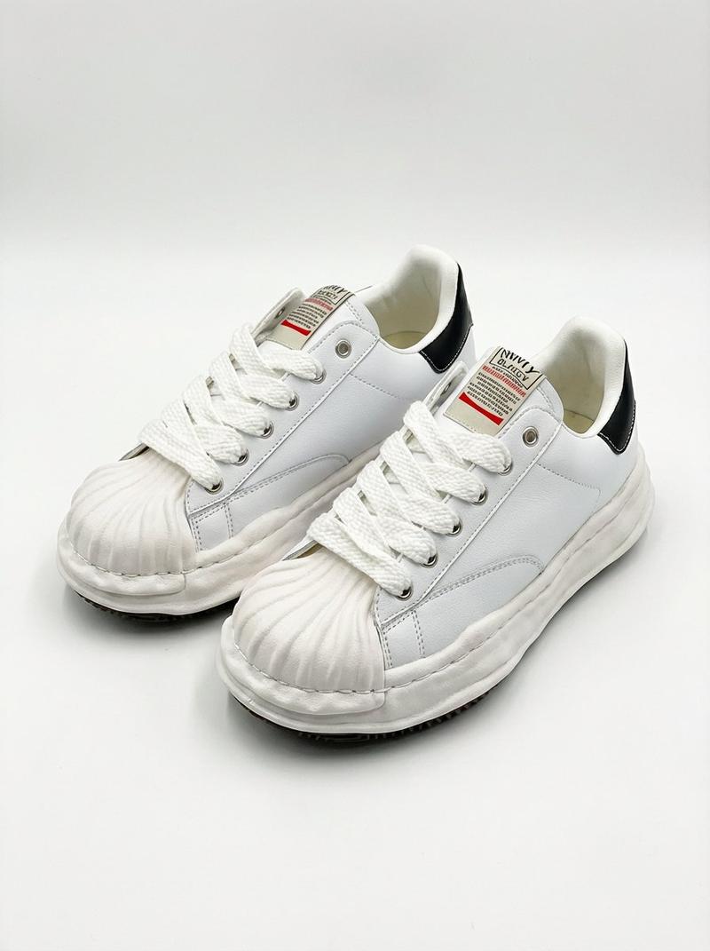 Urban Night Scene Sports Shoes, Neon Streetwear Essential, Lightweight Design, Daily Wear Must-Have, Fyp Trendy Sneakers, City Exploration Series Exclusive Urban Night Scene Sports Shoes, Neon Streetwear Essential, Lightweight Design, Daily Wear Must-Have, Fyp Trendy Sneakers, City Exploration Series Exclusive