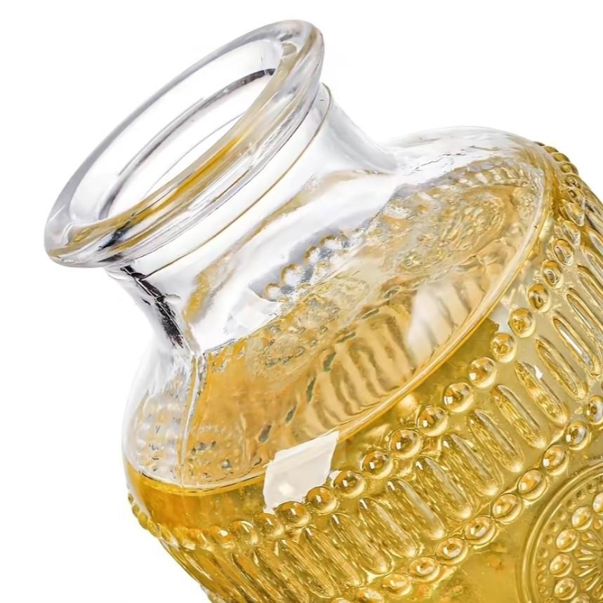 Premium Vintage Embossed Glass Bedside Carafe & Tumbler, Large Capacity Ins Style Thickened Explosion-Proof Pitcher with Dustproof Inverted Cup, Reusable Heat Resistant Stylish Drinkware Beverage Glassware for Home Living Room Hosting Office