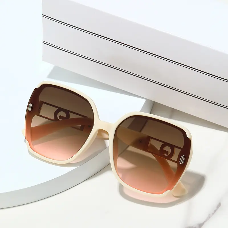 Women's 2026 New High-End Oversized UV-Protection Face-Slimming Sunglasses, Fashionable Versatile for Outdoor Wear