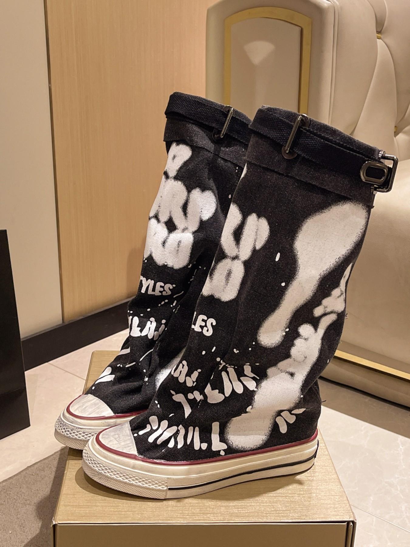 Meadow High Top Sneakers, Letter Graffiti + Buckle Design, Street Style Fullness, Fashionable PU Upper, Rubber Sole, All Seasons