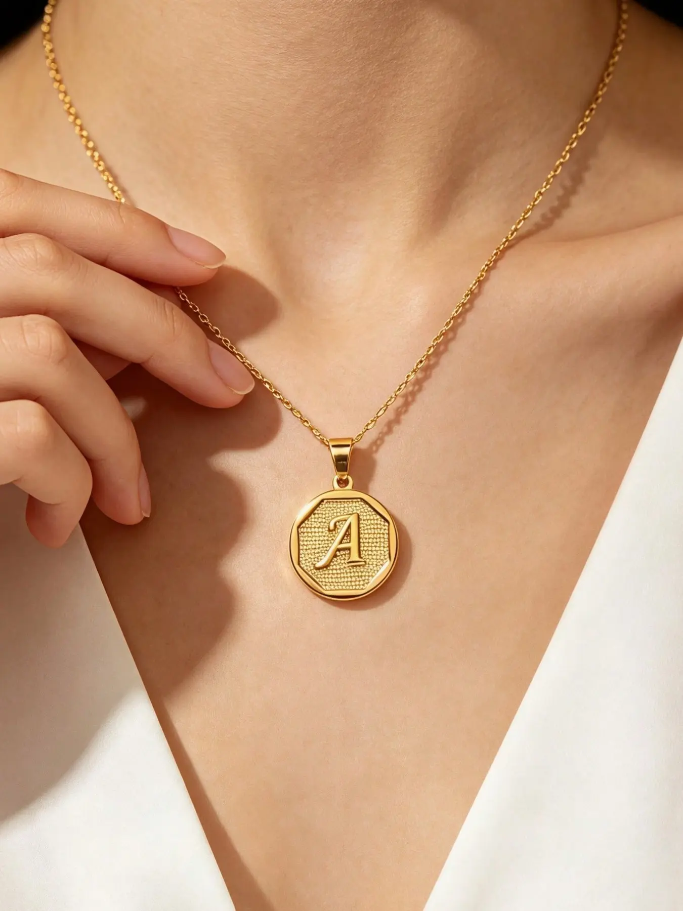 New Fashion Summer Waterproof Necklace, Women's Initial Letter Pendant, 18k Stainless Steel, Casual All-Season Jewelry, Exquisite Trendy Pendant