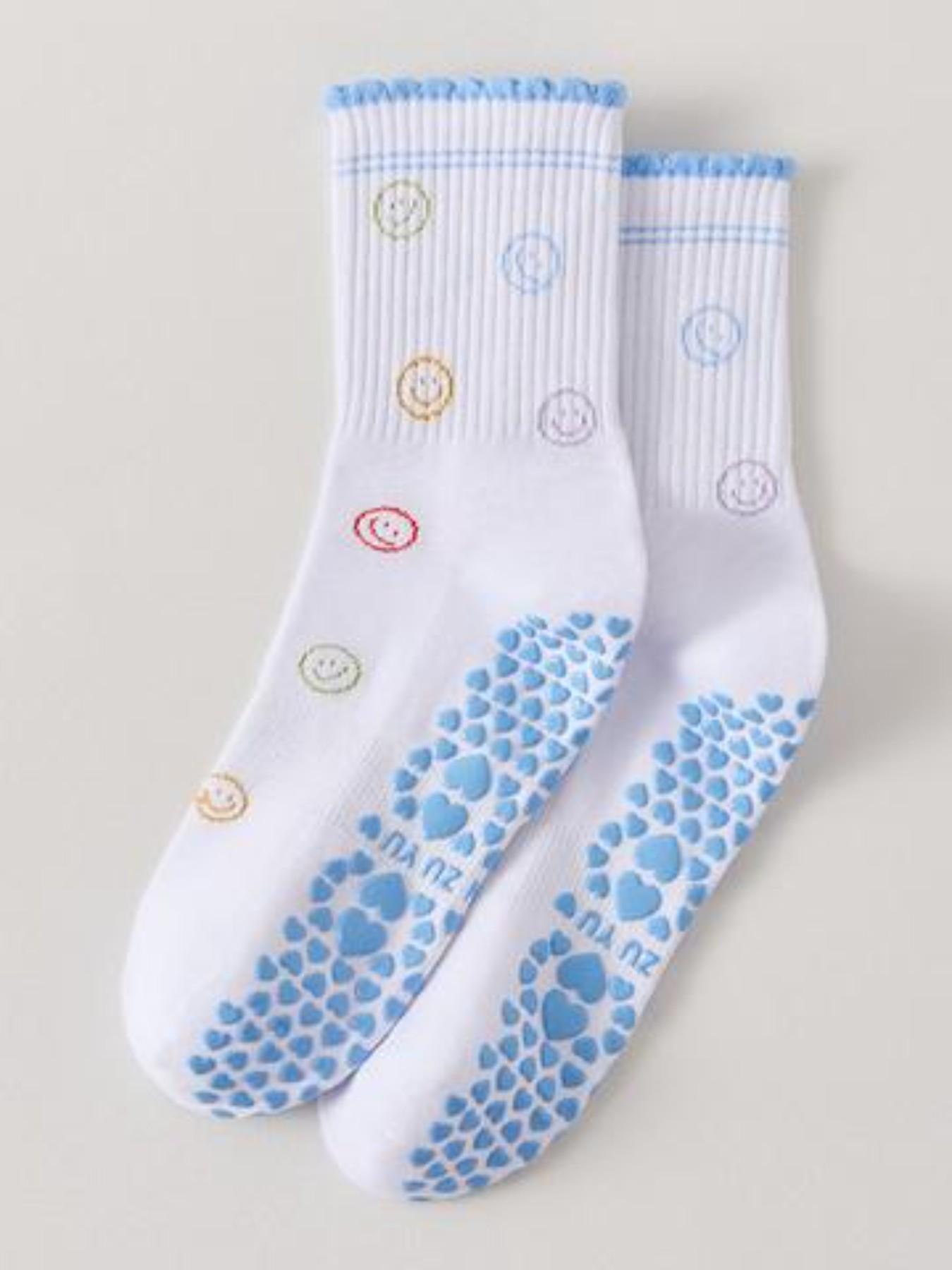 4 Pairs Women's Yoga Socks, Non-Slip Pilates Socks, Indoor Sports Socks, Cute Cherry Heart Flower Print, Breathable Comfortable