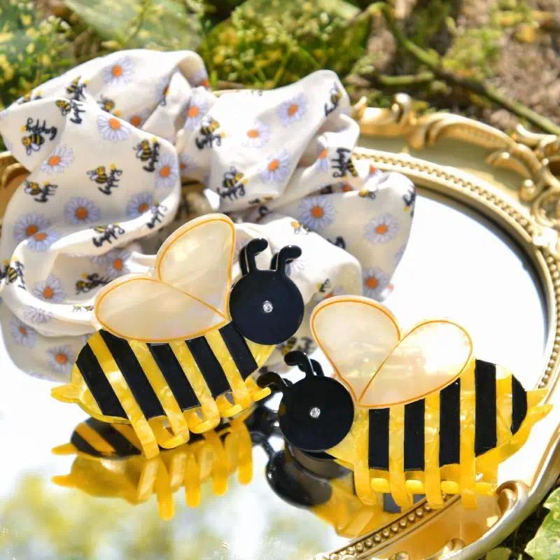 Cartoon Hair Claw For Women Cute Bee Ball Shape Shark Hair Gripper Claw Creative Acrylic Animal Hair Clip Girls Hair Accessories Cartoon Hair Claw For Women Cute Bee Ball Shape Shark Hair Gripper Claw Creative Acrylic Animal Hair Clip Girls Hair Accessories