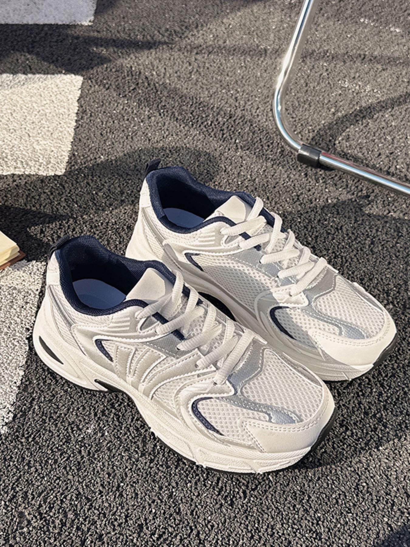 Stylish thick-soled tennis shoes for women, perfect for everyday use, blending outstanding comfort with modern casual fashion trends