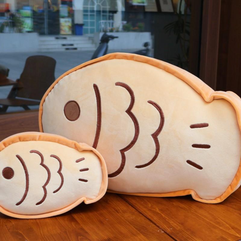 Fish Cake Butter Bread Pattern Pillow, Soft Nordic Style Polyester Fiber Cushion, Home Decor, 1 Piece, Comfortable and Stylish