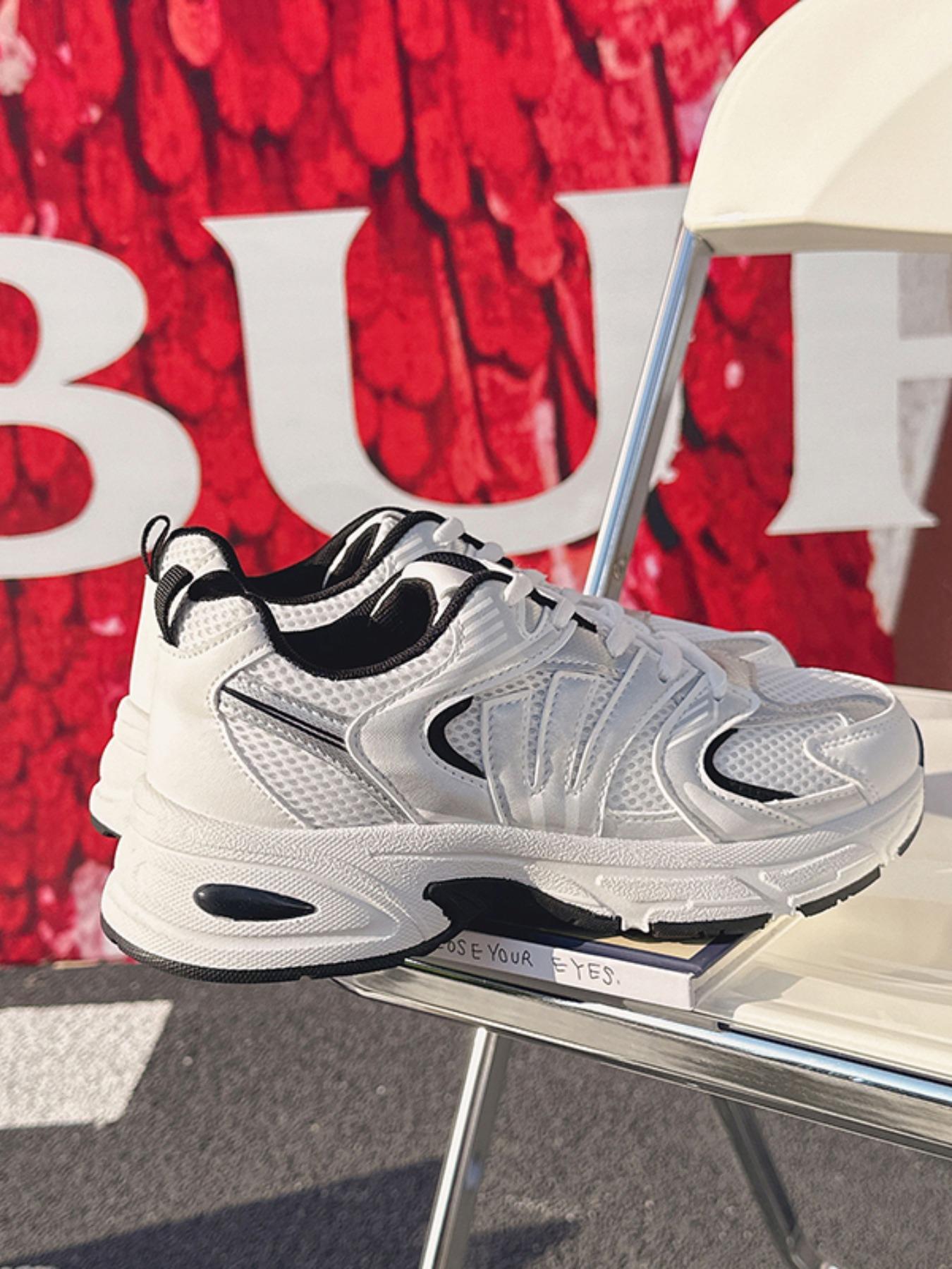 Stylish thick-soled tennis shoes for women, perfect for everyday use, blending outstanding comfort with modern casual fashion trends