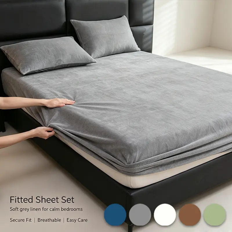 Warm Solid Color Plush Fitted Sheet Set Complete Bedding Kit with 1 Fitted Sheet and 2 Pillowcases, Suitable for Cold Autumn‑Winter Bedroom Use