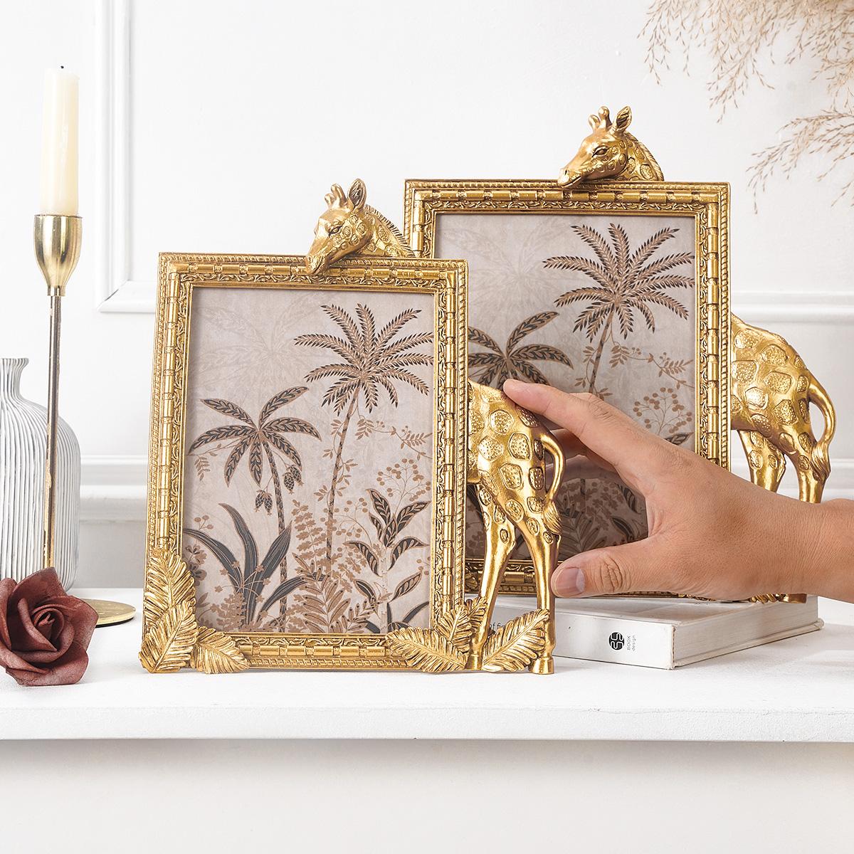 Golden Resin Long Neck Giraffe Decorative Frame, Rectangular Photo Display for Home Decoration, Ideal for Photography Props