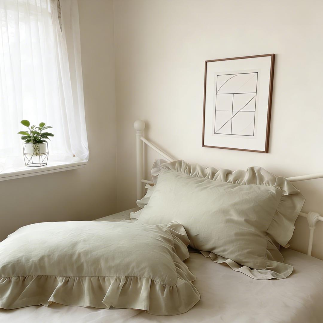 2Pcs French Ruffle Throw Pillowcases, Solid Color Gentle Design, Skin-friendly Breathable and Comfortable, Suitable for Bedroom, Dorm and Home Decoration Daily Use
