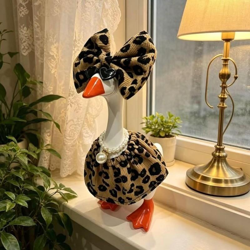 7-Inch Leopard Print Desktop Goose Statue Costume Set, Fun Summer Harvest Festival Decorative Piece, Ideal Gift for Party, Perfect Accent for Goose Statues