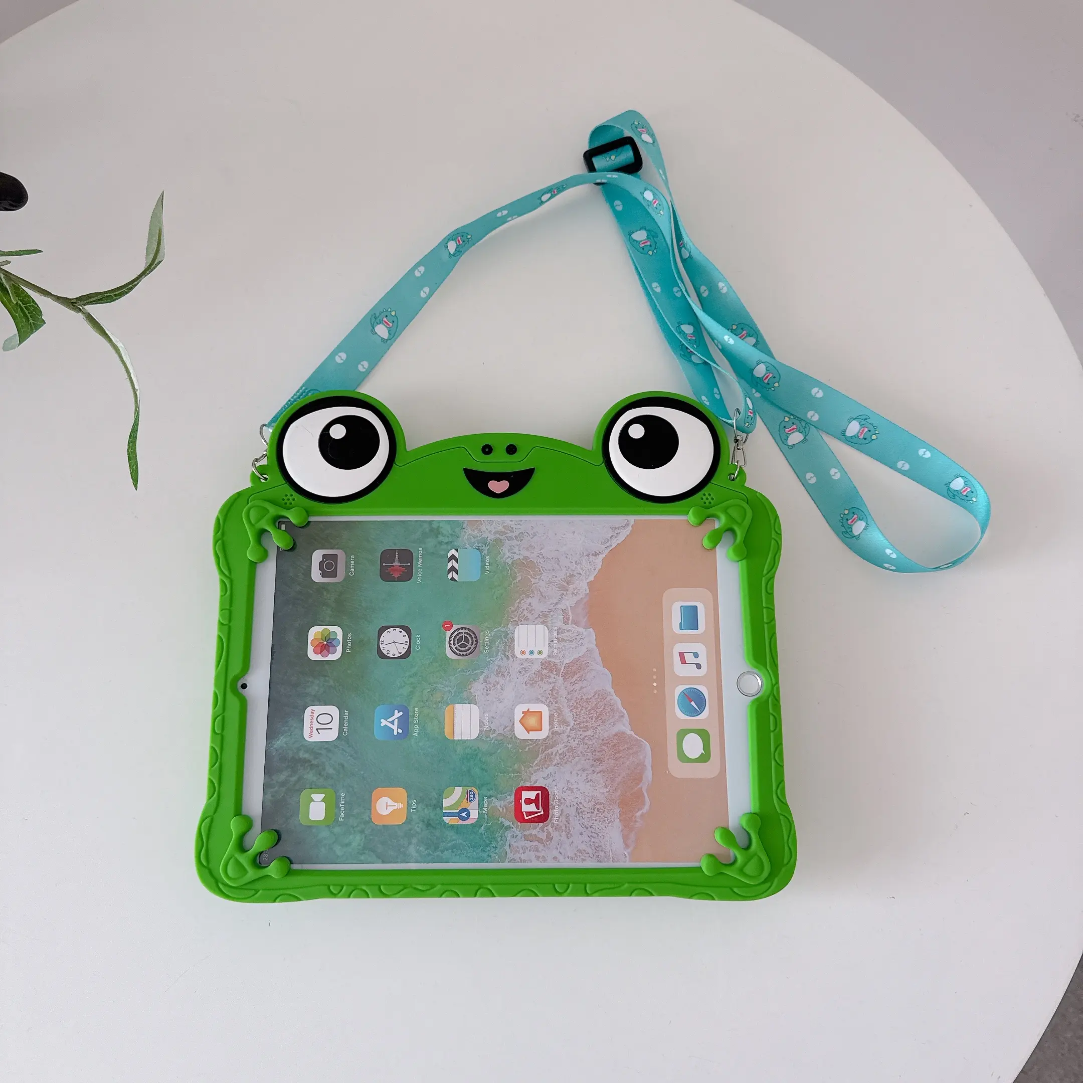 Big-Eyed Frog + Lanyard