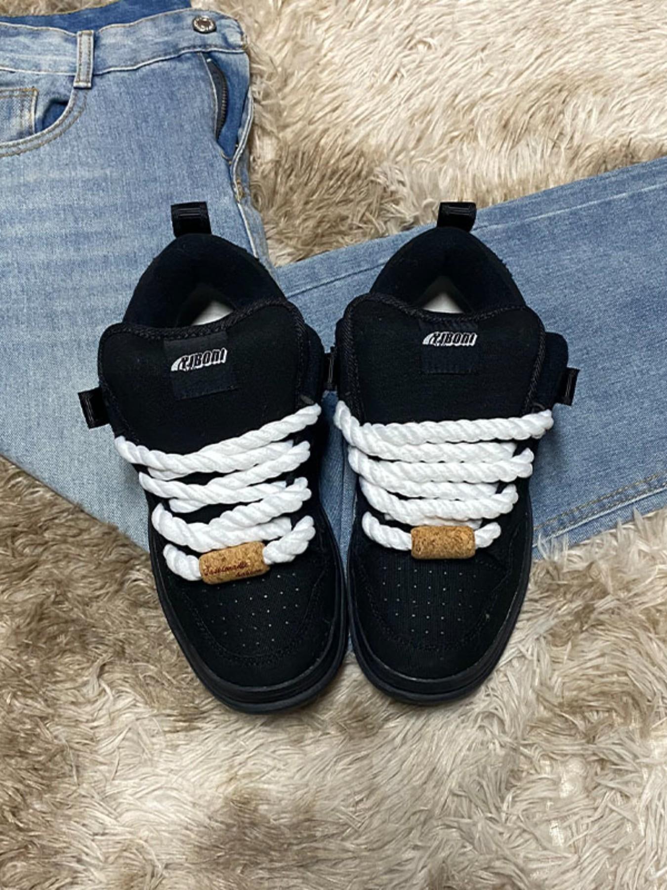 Low Top Versatile Large Size Floor Board Shoes, Fashion Wear-Resistant Thick Sole Athletic Sneakers for Men and Women, Casual All Season Shoes