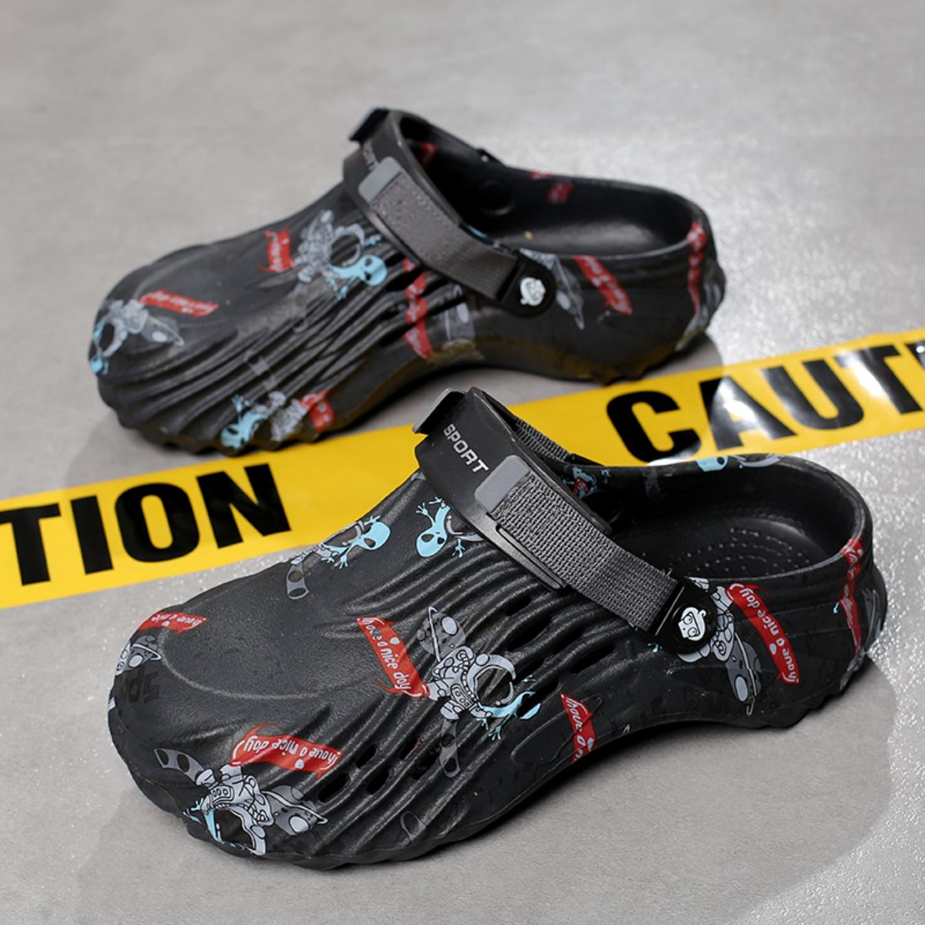 Men's Cave Shoes 2026 New Summer Outdoor Beach Shoes Sports Baotou Slippers Soft Sole Comfortable Wade Sandals