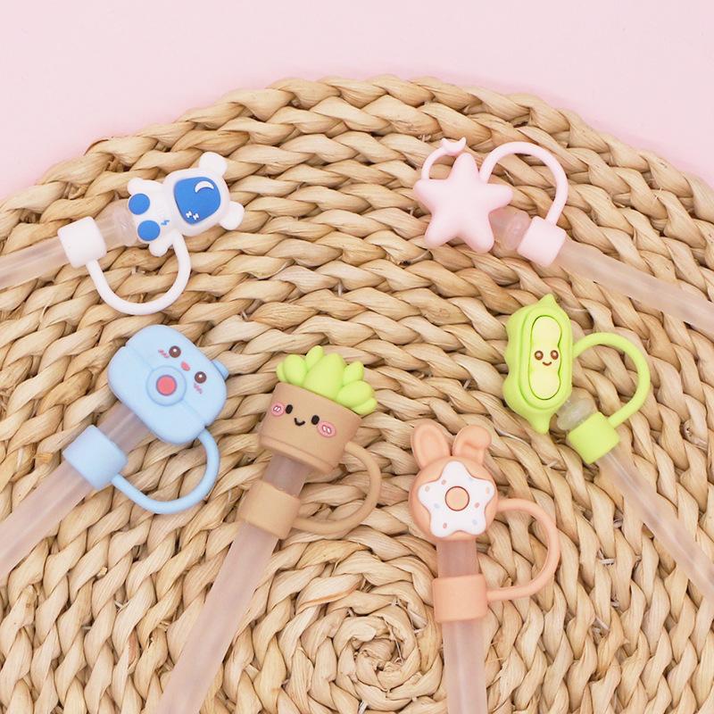 Cute Cartoon Straw Topper, Decorative Straw Stopper Dust Cover, Aesthetic Cup Ornament for Travel Tumbler No straw in cluded