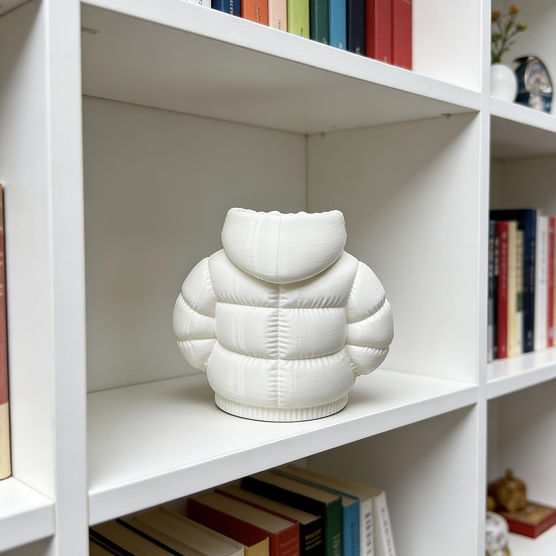 Cute Down Jacket Shape Pen Holder, Creative 3D Printed Novelty Cup Mat, Classroom Student Desk Accessories, Home Office Desk Decor, Desktop Organizer