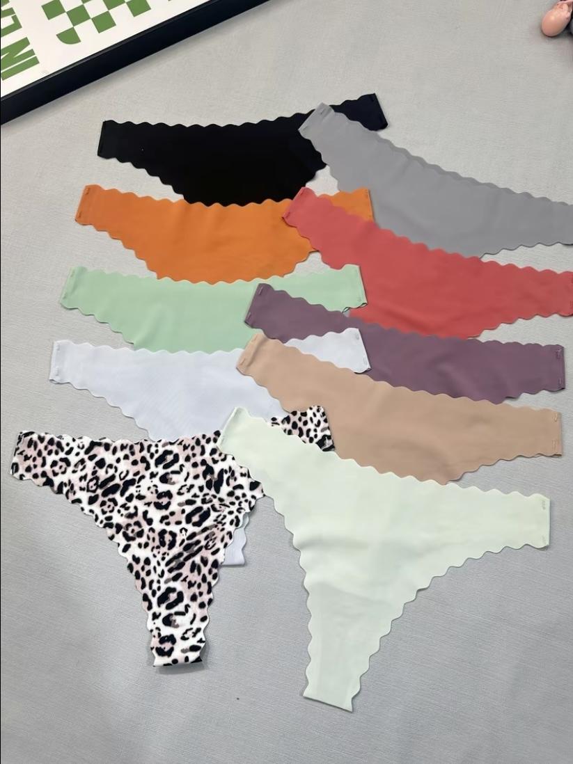 20-Pack Women's Seamless, Breathable and StretchPanties with Low-Rise Design. Sexy underwear perfect forbeach outings, parties, camping and family gatherings