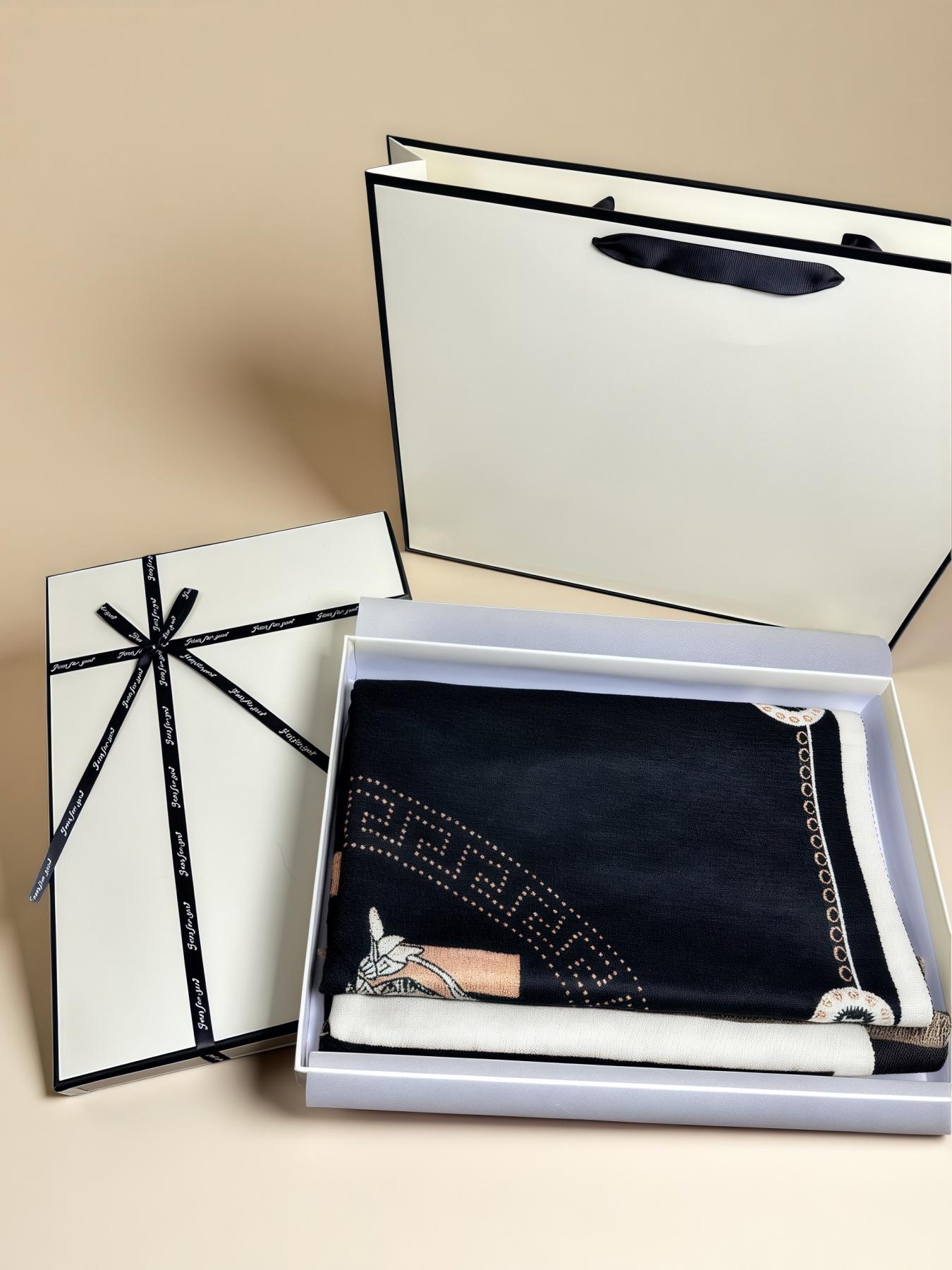 Women's High-Quality Knit Scarf, Warm Fitted Design, Valentine's Day Perfect Gift for Her, Ideal for Fall & Winter, Includes Gift Box, Knitted Scarf