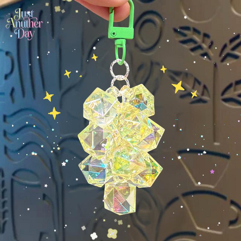 Cute Transparent Grape Cluster Keychain, Shiny Diamond Beaded Bag Charm, Kawaii Iridescent Hanging Ornament for Backpacks, Gifts for Girls