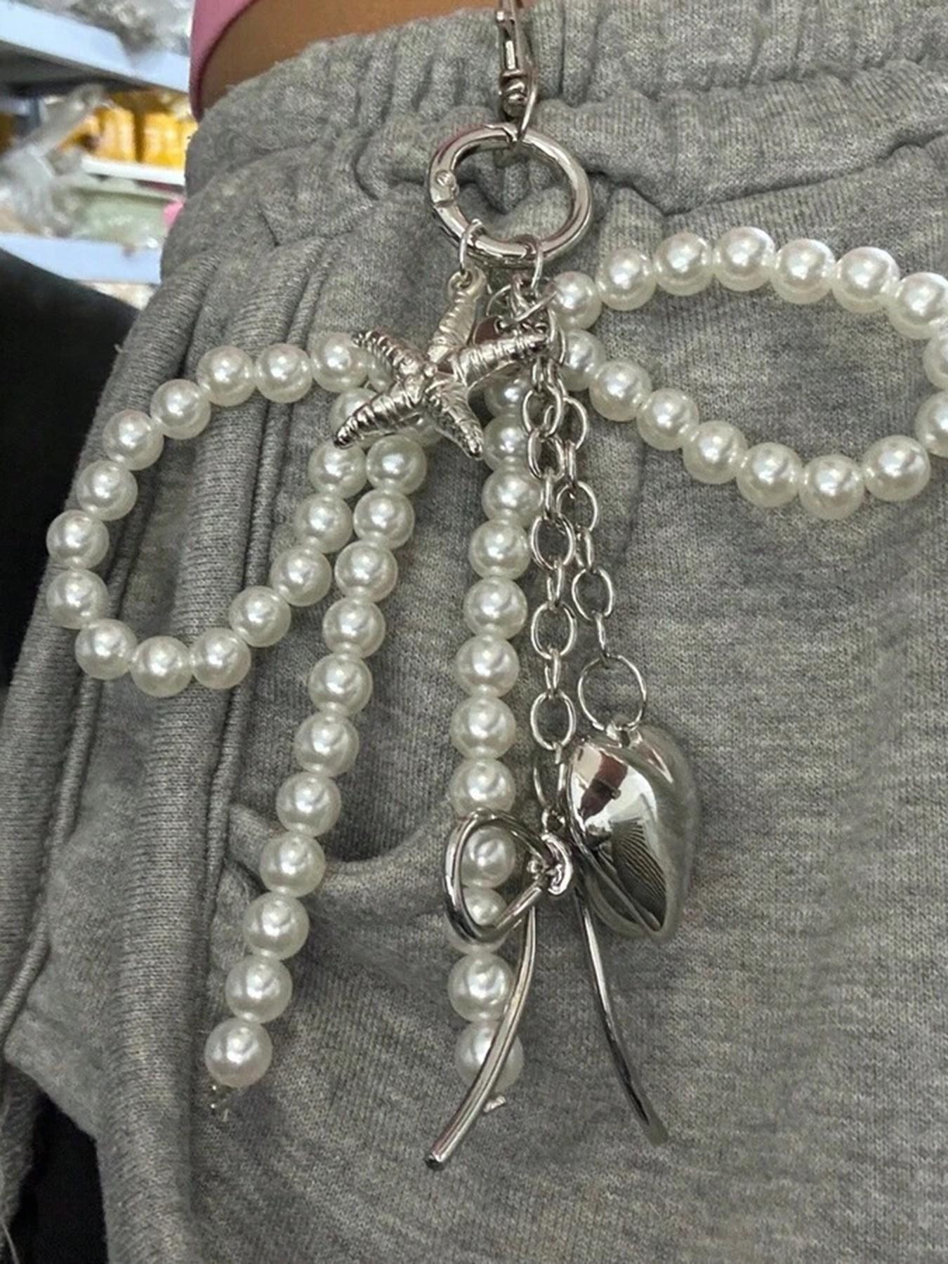 Gentle style pearl bead bag decoration, Bag Charm Keychain, starfish love bow decoration, light luxury texture exquisite style fashion decoration, can be used as a keychain, can be given to friends, lightweight and easy to carry