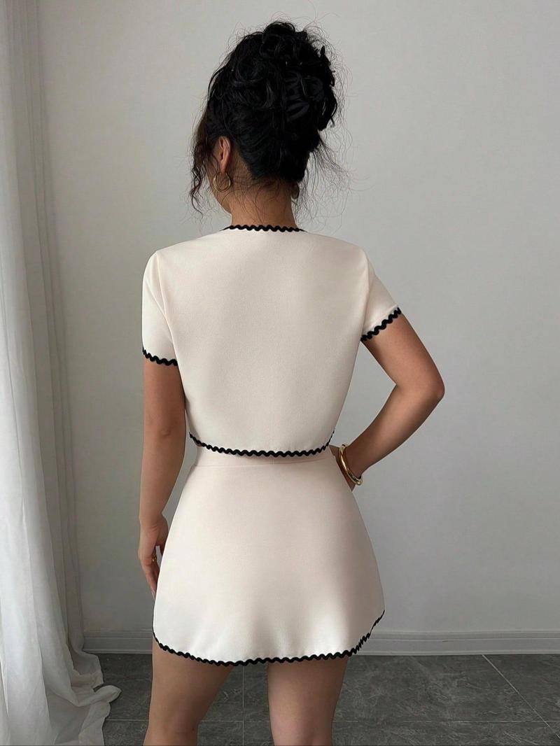 Women's Spring Summer French Elegance Colorblock Wave Ribbon Buckle Short Sleeve Top and Mini Skirt Two-Piece Set