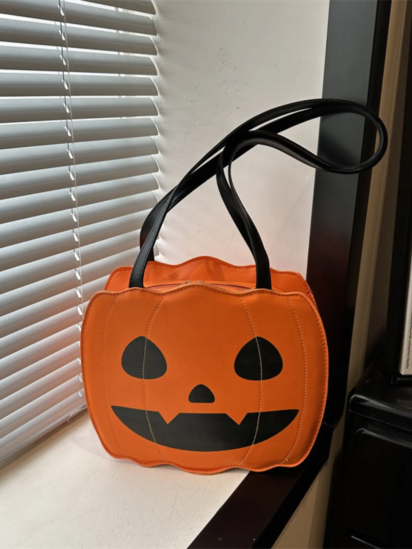 High-Profile Pumpkin Halloween Bag, New Fashion Funny Unique Design Crossbody Shoulder Bag, Cute Creative Small Bag for All Seasons