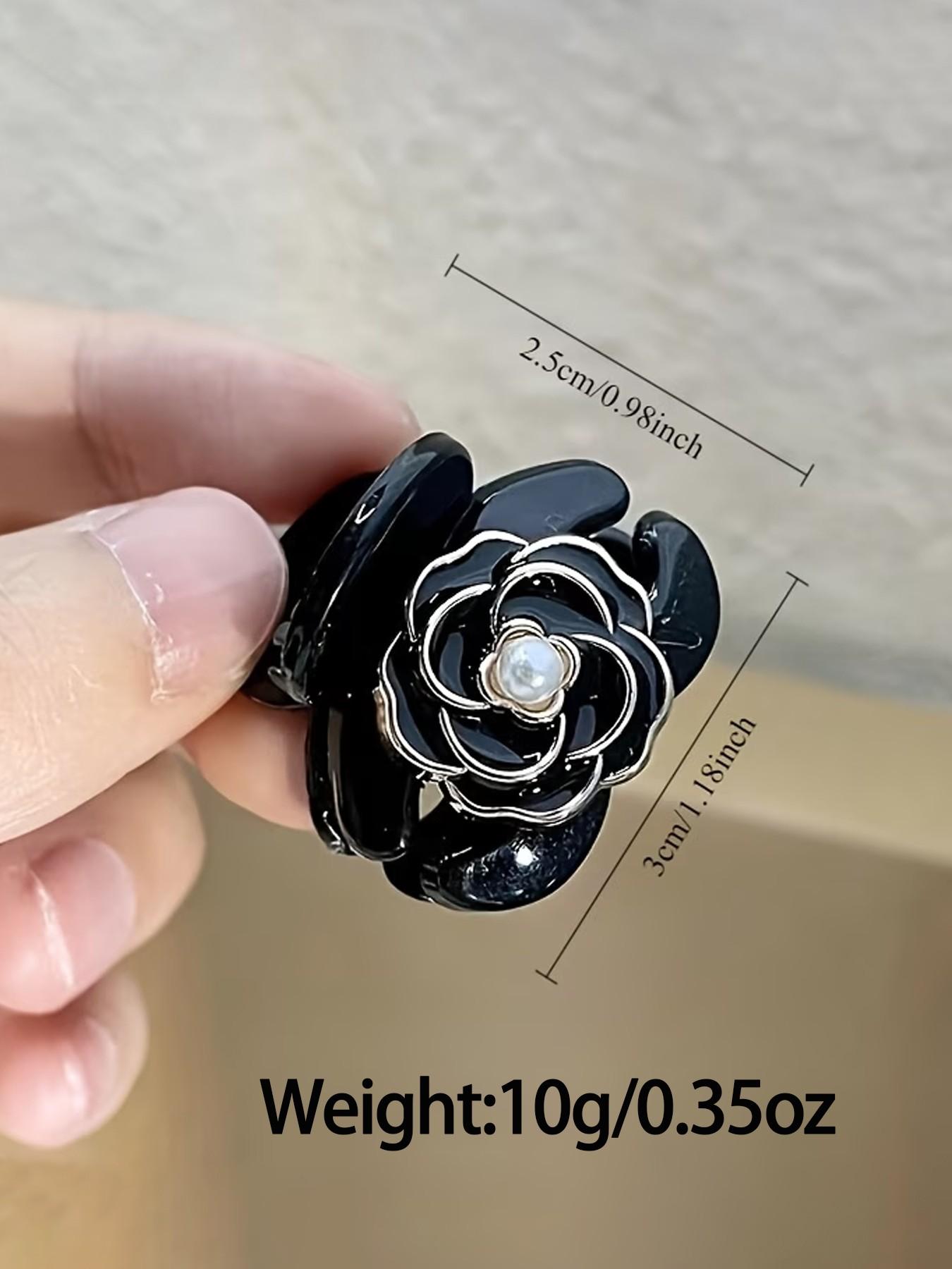 4 Cute Decorative Hair Clips in Various Colors (Black + White), Made of Plastic Camellia Flowers, Suitable for Women, Trendy Small Hair Clips Perfect for Bangs And Side Hair Additions - an Excellent Gift Choice!