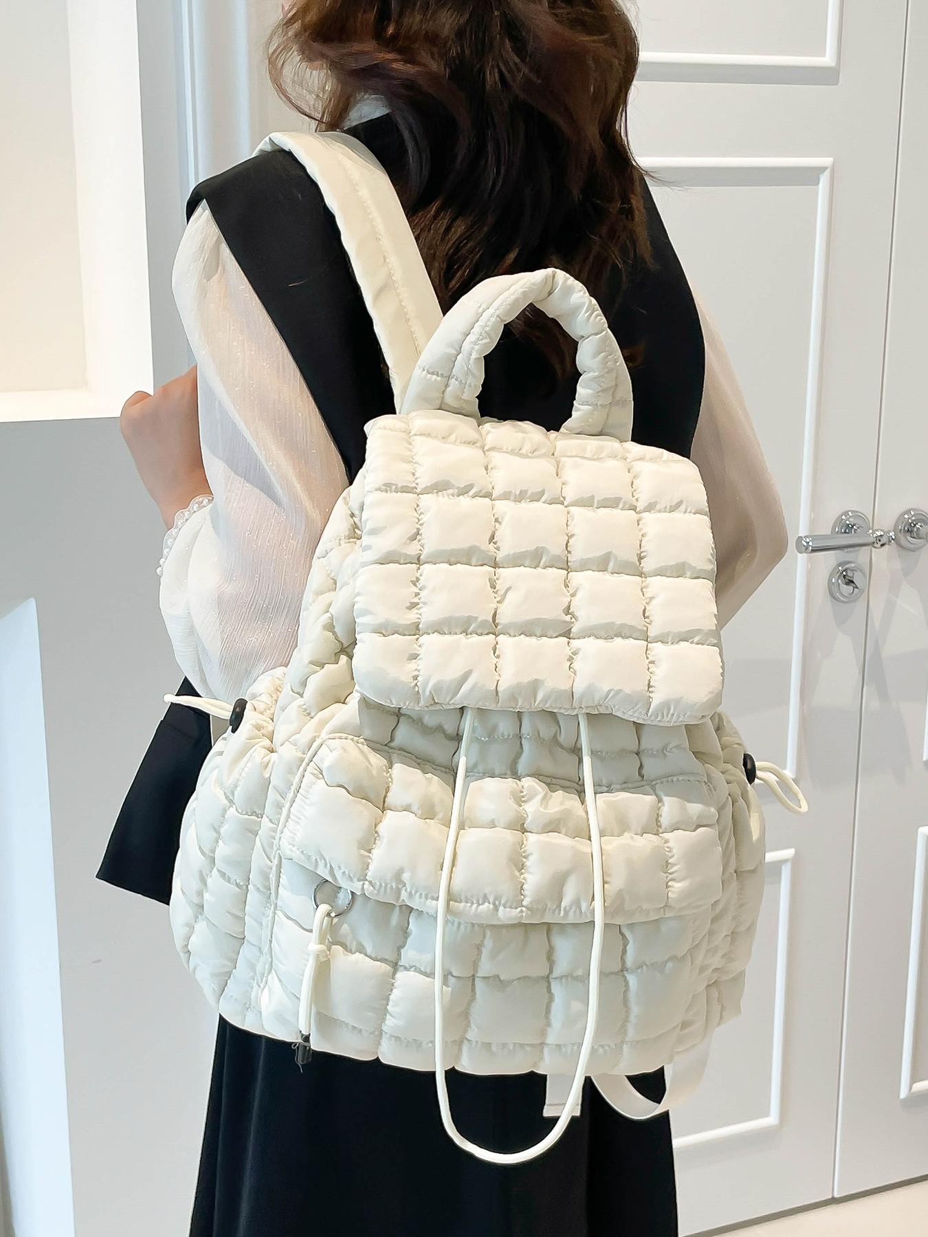 Fashionable and versatile simple diamond-patterned down jacket backpack, chain element personality creative shape backpack, niche and versatile multi-color optional, suitable for daily commuting, short-distance travel, etc.