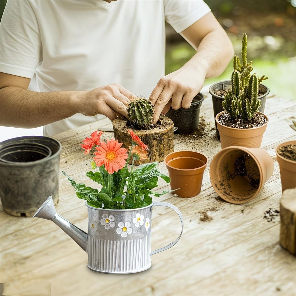 Vintage Floral Print Metal Watering Can Planter, European Style Vase for Garden Decor, Suitable for Indoor and Outdoor Use